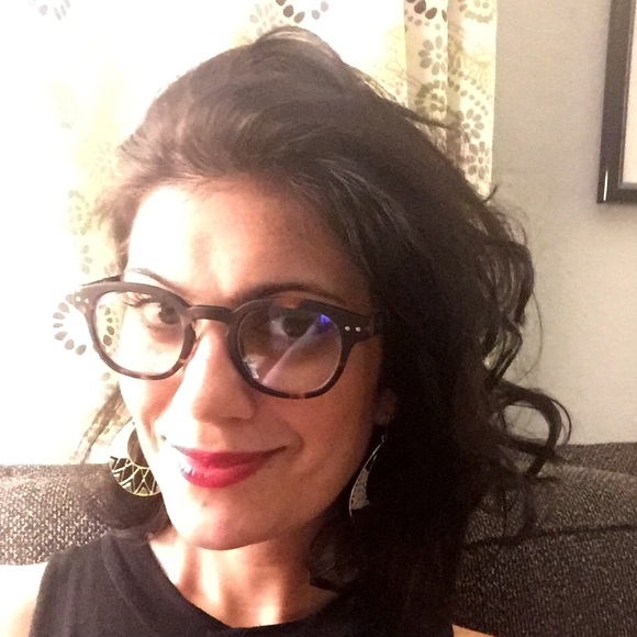 Meet your Posher, Jessica - Picture 1 of 1